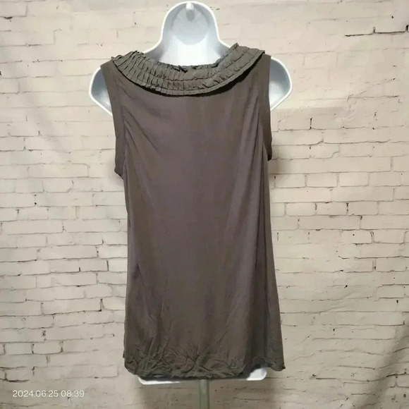 Boden size 12 Gray Viscose silk Trim Sleeveless Pleated Classic Pull On Top - Picture 3 of 8